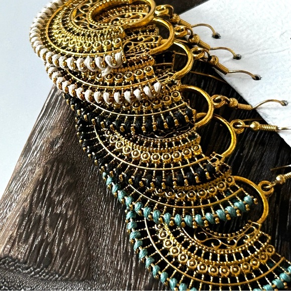 🏖️Beachy Bohemian Dangling Fan-Shaped Earrings. White, Turquoise or Black. - Picture 10 of 11